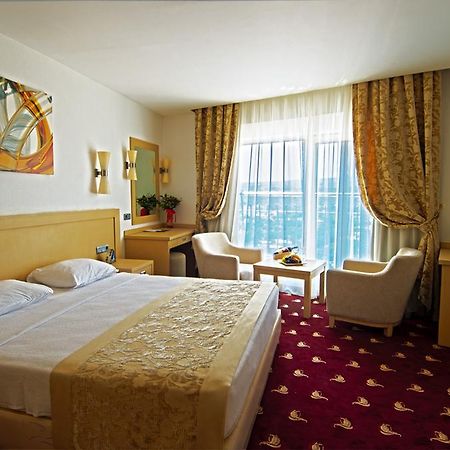 Kumkuyu Lamos Resort Hotel & Convention Center מראה חיצוני תמונה
